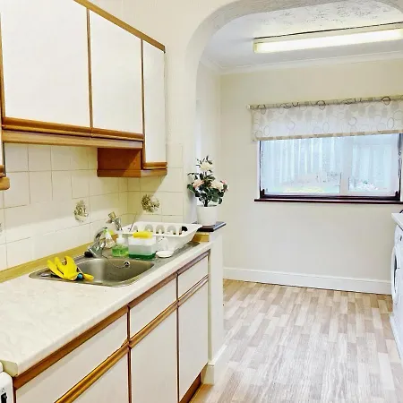 Villa Barking London House Sleeps 11 - Parking - Train Tube - Airport Extérieur photo
